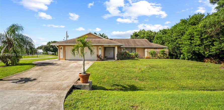 Villa ou maison à Port St. Lucie, Floride 3 chambres, 145.67 m2 № 1930379