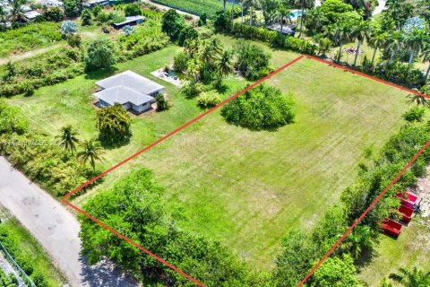 Земельный участок в Майами-Дейд, Флорида № 1974140