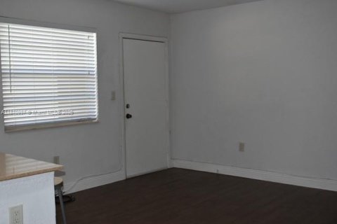 Copropriété à louer à North Miami, Floride: 1 chambre, 52.4 m2 № 1920147 - photo 4