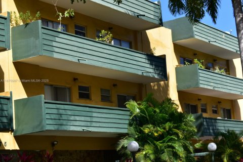 Copropriété à louer à North Miami, Floride: 1 chambre, 52.4 m2 № 1920147 - photo 2