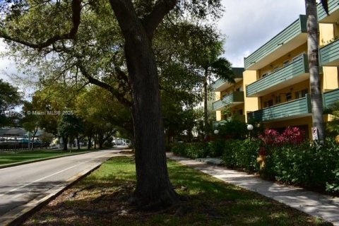 Copropriété à louer à North Miami, Floride: 1 chambre, 52.4 m2 № 1920147 - photo 25