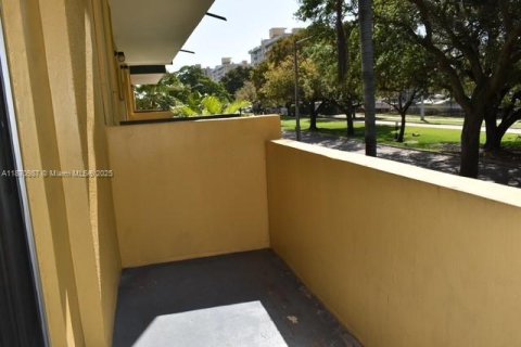 Copropriété à louer à North Miami, Floride: 1 chambre, 52.4 m2 № 1920147 - photo 17