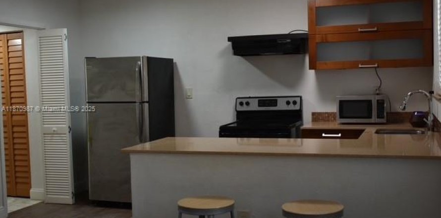 Condo à North Miami, Floride, 1 chambre  № 1920147
