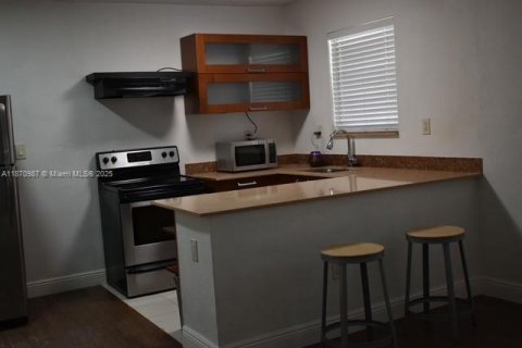 Copropriété à louer à North Miami, Floride: 1 chambre, 52.4 m2 № 1920147 - photo 7