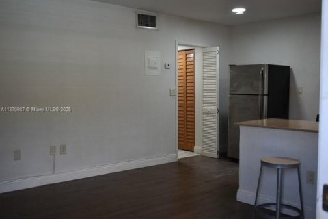 Copropriété à louer à North Miami, Floride: 1 chambre, 52.4 m2 № 1920147 - photo 5