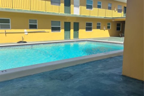 Copropriété à louer à North Miami, Floride: 1 chambre, 52.4 m2 № 1920147 - photo 3