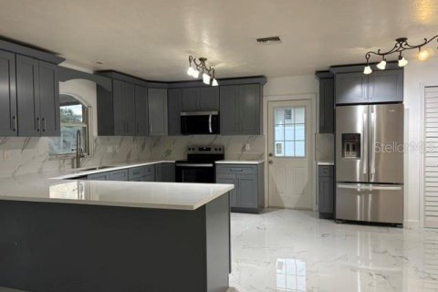 House in Bradenton, Florida 3 bedrooms, 154.87 sq.m. № 1803340 - photo 2