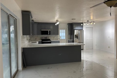 House in Bradenton, Florida 3 bedrooms, 154.87 sq.m. № 1803340 - photo 3