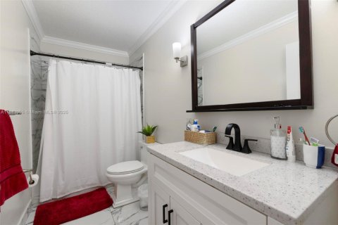 House in Homestead, Florida 4 bedrooms, 225.94 sq.m. № 1980877 - photo 21