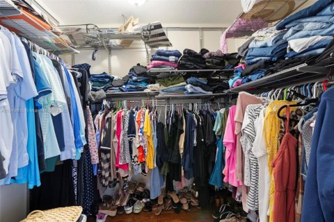 House in Homestead, Florida 4 bedrooms, 225.94 sq.m. № 1980877 - photo 15