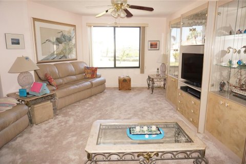 Condo in Punta Gorda, Florida, 1 bedroom  № 1722901 - photo 2