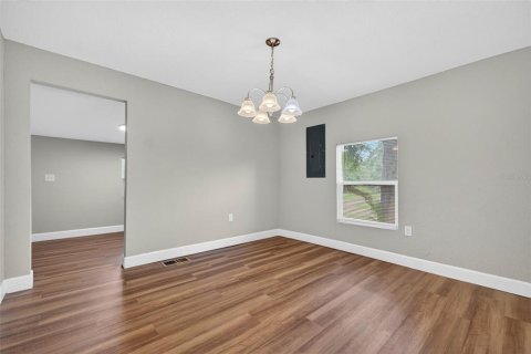 House in Lake Wales, Florida 3 bedrooms, 177.26 sq.m. № 2105122 - photo 6