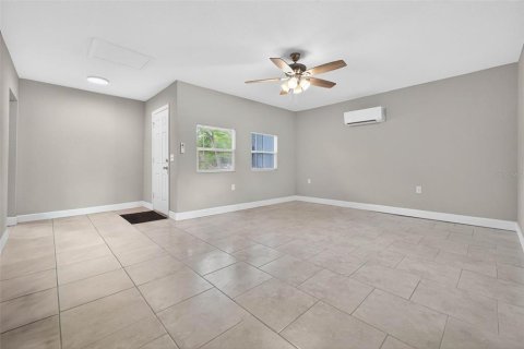House in Lake Wales, Florida 3 bedrooms, 177.26 sq.m. № 2105122 - photo 14