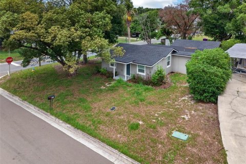 House in Lake Wales, Florida 3 bedrooms, 177.26 sq.m. № 2105122 - photo 2
