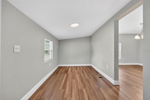 House in Lake Wales, Florida 3 bedrooms, 177.26 sq.m. № 2105122 - photo 5