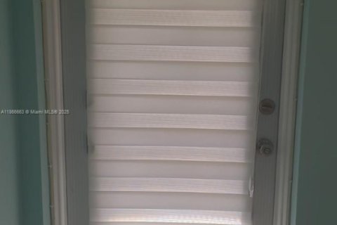 Снять в аренду кондоминиум в Уэст-Палм-Бич, Флорида 1 спальня, 52.95м2, № 1981512 - фото 24