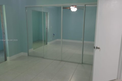 Снять в аренду кондоминиум в Уэст-Палм-Бич, Флорида 1 спальня, 52.95м2, № 1981512 - фото 17