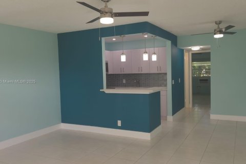 Снять в аренду кондоминиум в Уэст-Палм-Бич, Флорида 1 спальня, 52.95м2, № 1981512 - фото 5