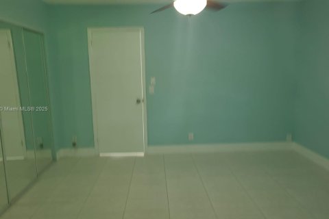 Снять в аренду кондоминиум в Уэст-Палм-Бич, Флорида 1 спальня, 52.95м2, № 1981512 - фото 15