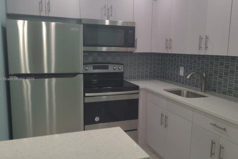 Снять в аренду кондоминиум в Уэст-Палм-Бич, Флорида 1 спальня, 52.95м2, № 1981512 - фото 7