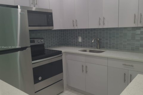 Снять в аренду кондоминиум в Уэст-Палм-Бич, Флорида 1 спальня, 52.95м2, № 1981512 - фото 8