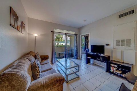 Condo in Clearwater, Florida, 1 bedroom  № 1649879 - photo 10