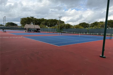 Villa ou maison à louer à Miami, Floride: 3 chambres, 190.64 m2 № 1996601 - photo 17