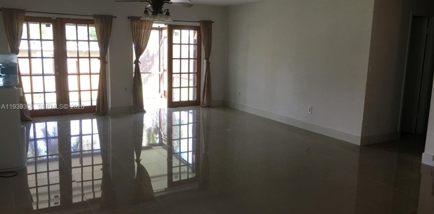 Villa ou maison à Miami, Floride 3 chambres, 190.64 m2 № 1996601