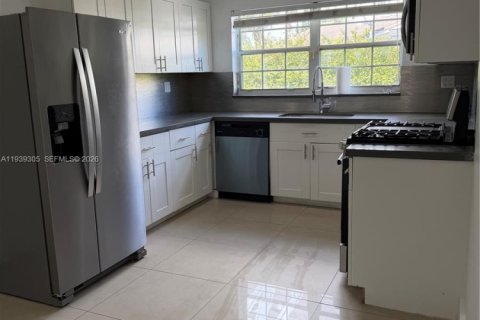 Villa ou maison à louer à Miami, Floride: 3 chambres, 190.64 m2 № 1996601 - photo 21