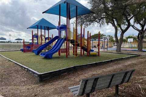 Villa ou maison à louer à Miami, Floride: 3 chambres, 190.64 m2 № 1996601 - photo 16