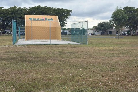 Villa ou maison à louer à Miami, Floride: 3 chambres, 190.64 m2 № 1996601 - photo 23