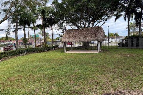 Villa ou maison à louer à Miami, Floride: 3 chambres, 190.64 m2 № 1996601 - photo 15