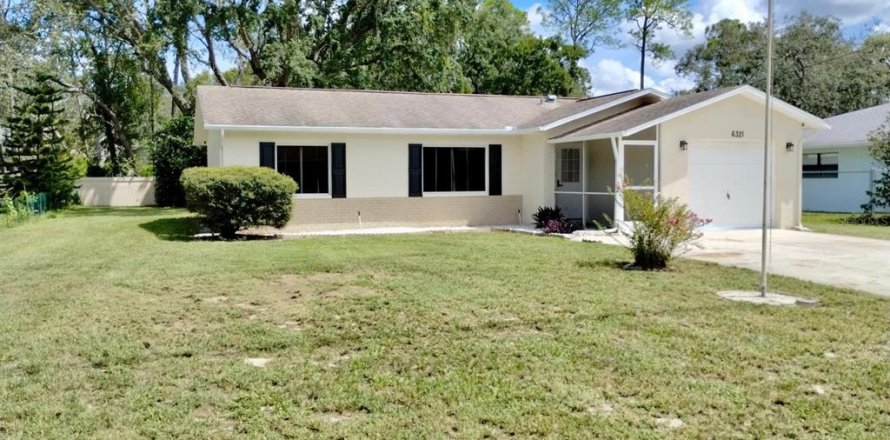 Casa en Spring Hill, Florida 3 dormitorios, 106.37 m2 № 1895104