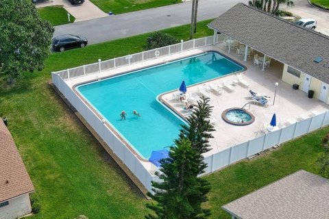 Duplex in New Smyrna Beach, Florida 2 bedrooms, 126.81 sq.m. № 2203229 - photo 28