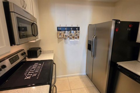 Duplex in New Smyrna Beach, Florida 2 bedrooms, 126.81 sq.m. № 2203229 - photo 7