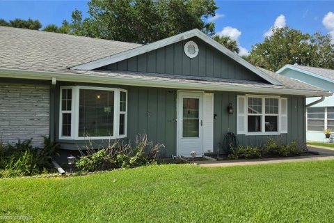 Duplex in New Smyrna Beach, Florida 2 bedrooms, 126.81 sq.m. № 2203229