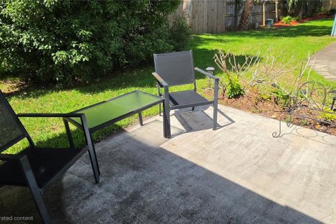 Duplex in New Smyrna Beach, Florida 2 bedrooms, 126.81 sq.m. № 2203229 - photo 18