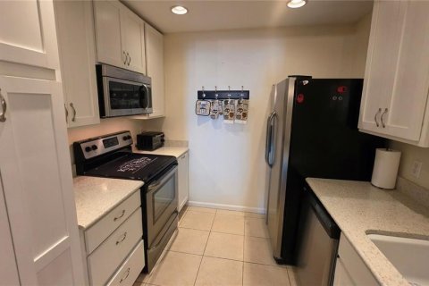 Duplex in New Smyrna Beach, Florida 2 bedrooms, 126.81 sq.m. № 2203229 - photo 5