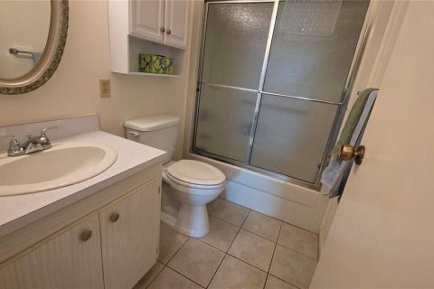 Duplex in New Smyrna Beach, Florida 2 bedrooms, 126.81 sq.m. № 2203229 - photo 11