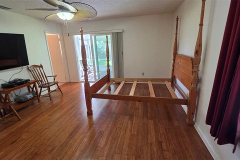 Duplex in New Smyrna Beach, Florida 2 bedrooms, 126.81 sq.m. № 2203229 - photo 13