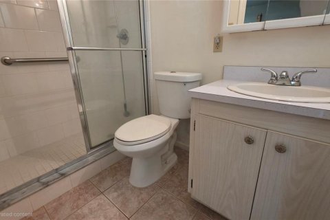 Duplex in New Smyrna Beach, Florida 2 bedrooms, 126.81 sq.m. № 2203229 - photo 14