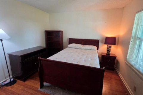 Duplex in New Smyrna Beach, Florida 2 bedrooms, 126.81 sq.m. № 2203229 - photo 10