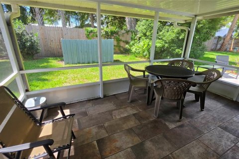 Duplex in New Smyrna Beach, Florida 2 bedrooms, 126.81 sq.m. № 2203229 - photo 4