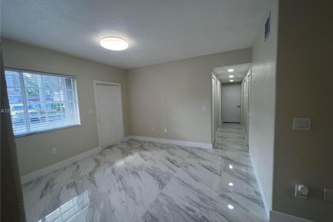 Condo in Hialeah, Florida, 3 bedrooms  № 2432553 - photo 4