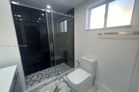 Condo in Hialeah, Florida, 3 bedrooms  № 2432553 - photo 24