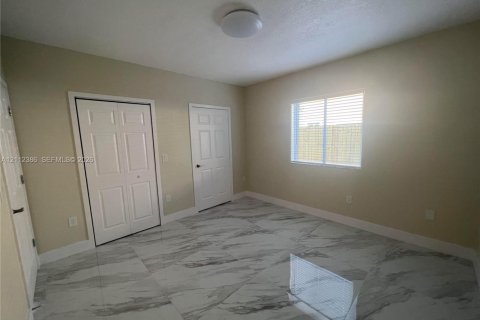 Condo in Hialeah, Florida, 3 bedrooms  № 2432553 - photo 18