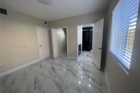 Condo in Hialeah, Florida, 3 bedrooms  № 2432553 - photo 20