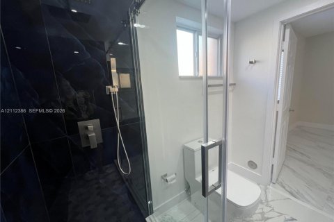 Condo in Hialeah, Florida, 3 bedrooms  № 2432553 - photo 23