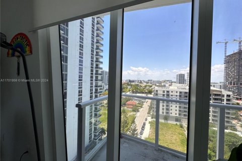 Condo in Miami, Florida, 2 bedrooms  № 1865461 - photo 7