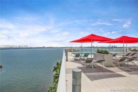 Condo in Miami, Florida, 2 bedrooms  № 1865461 - photo 15